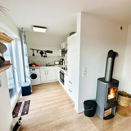Feworaeuberhoehle Sauna, Kamin Kappeln